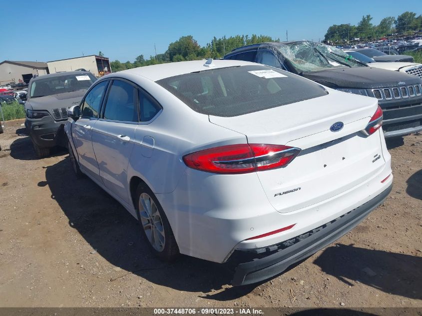 3FA6P0LU0KR169416 Ford Fusion SE 3