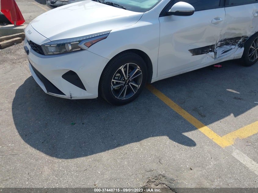 VIN 3KPF24AD5PE563141 2023 KIA FORTE LXS