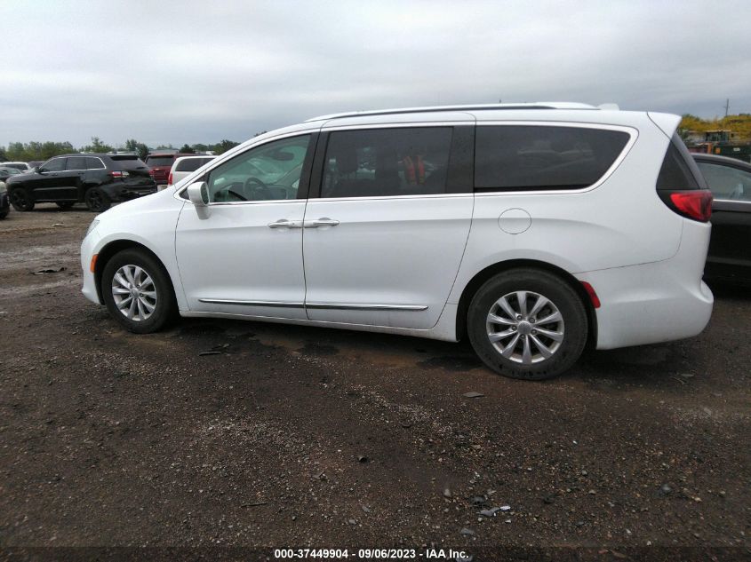 2C4RC1EG6JR315905 2018 CHRYSLER PACIFICA, photo no. 3