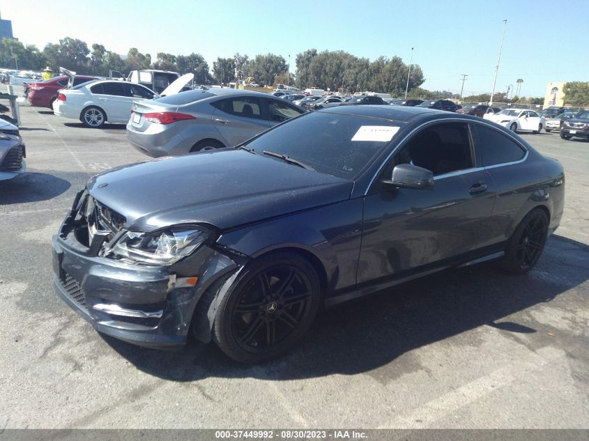 2015 MERCEDES-BENZ C 250 WDDGJ4HB2FG440638