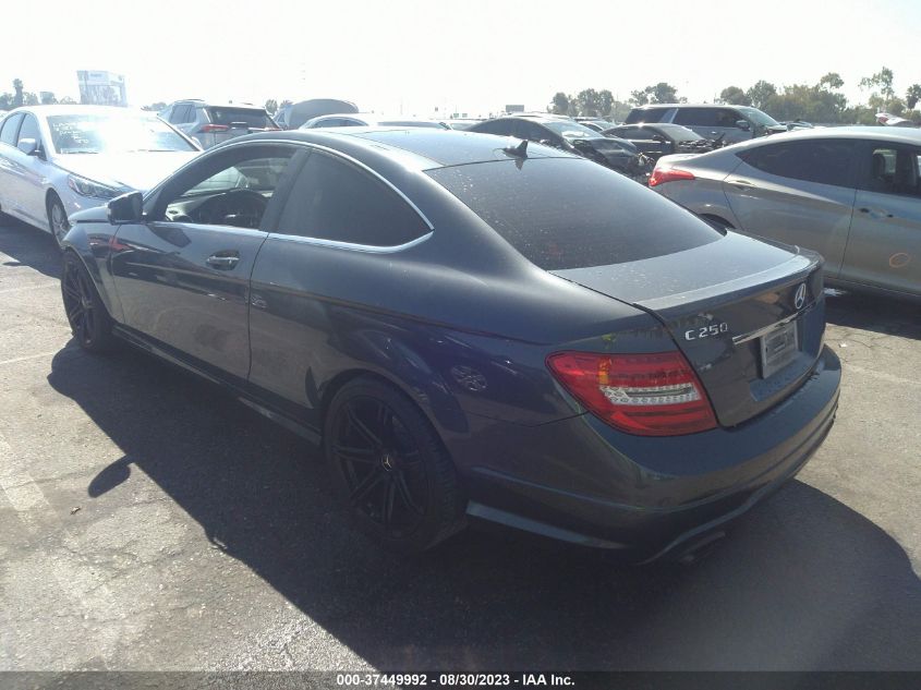 2015 MERCEDES-BENZ C 250 WDDGJ4HB2FG440638