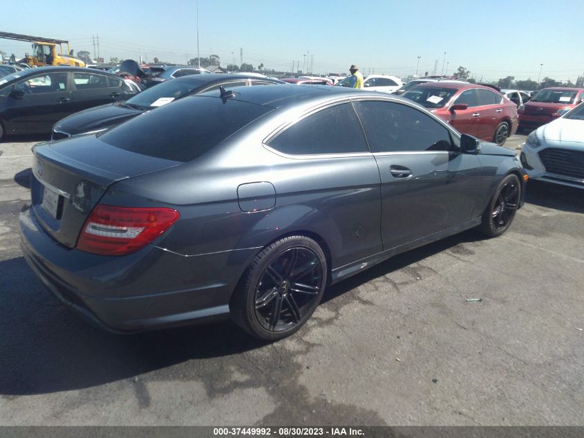 2015 MERCEDES-BENZ C 250 WDDGJ4HB2FG440638