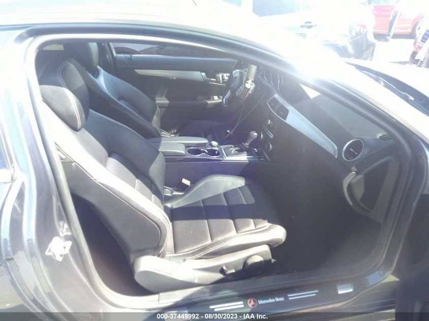 2015 MERCEDES-BENZ C 250 WDDGJ4HB2FG440638