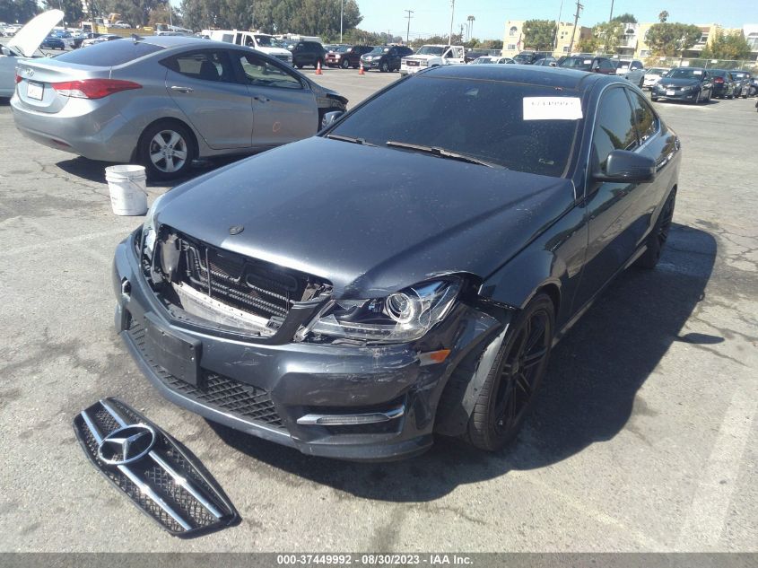 2015 MERCEDES-BENZ C 250 WDDGJ4HB2FG440638
