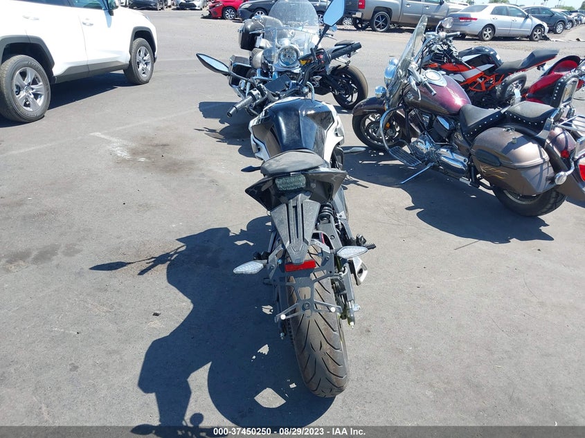 VIN LCEPEVLB7N6000981 2022 CF MOTO 650NK