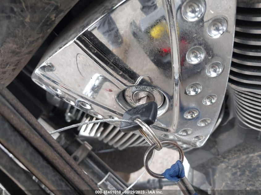 2005 VICTORY MOTORCYCLES KINGPIN 5VPCB16D453009153