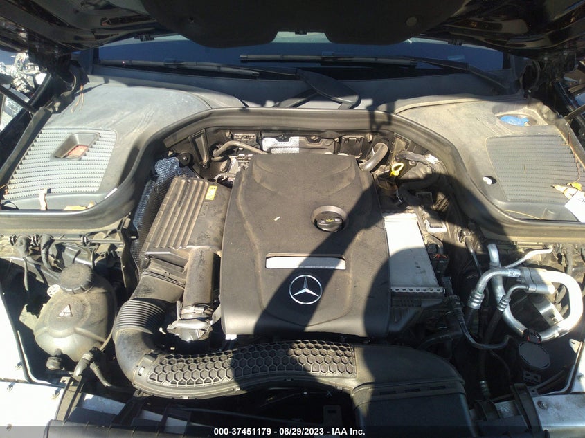 VIN WDC0G4JB0JF439517 2018 MERCEDES-BENZ GLC GLC 300