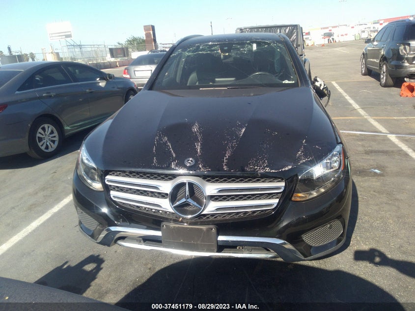 VIN WDC0G4JB0JF439517 2018 MERCEDES-BENZ GLC GLC 300