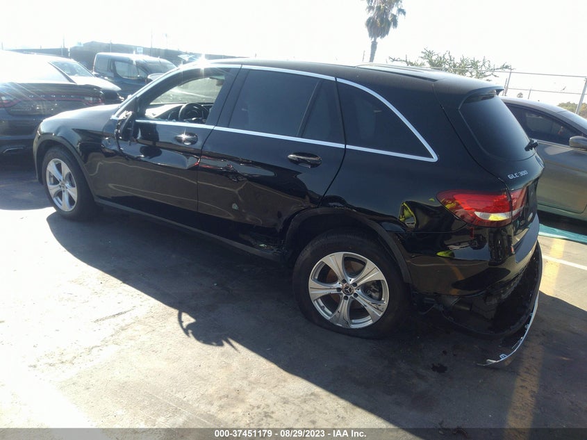 VIN WDC0G4JB0JF439517 2018 MERCEDES-BENZ GLC GLC 300