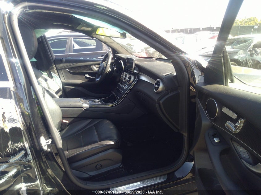 VIN WDC0G4JB0JF439517 2018 MERCEDES-BENZ GLC GLC 300