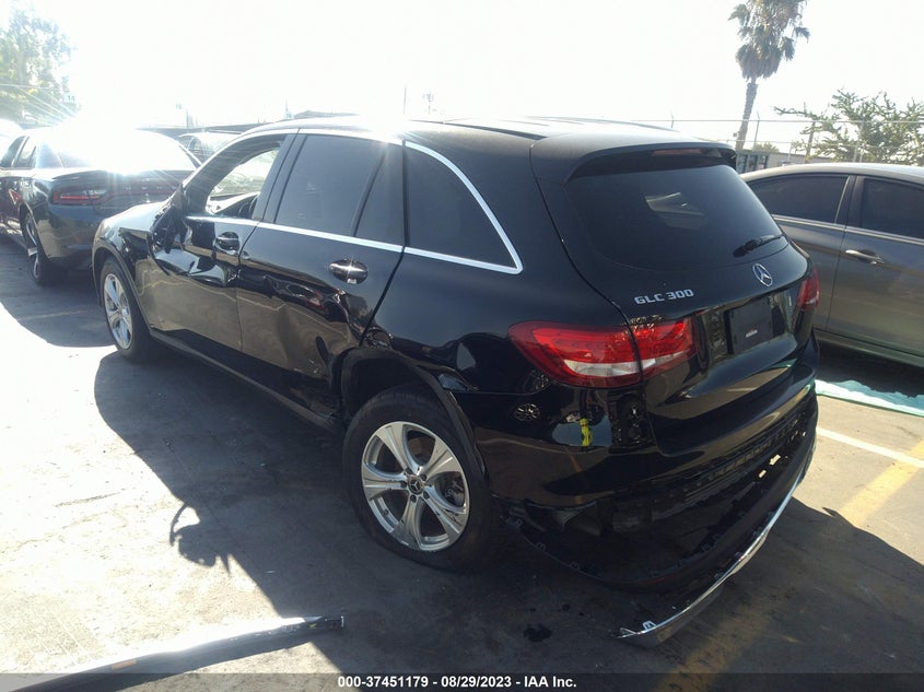 VIN WDC0G4JB0JF439517 2018 MERCEDES-BENZ GLC GLC 300