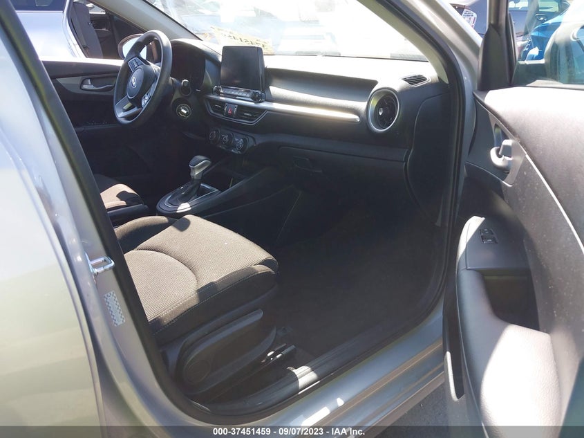 VIN 3KPF24AD3ME316664 2021 KIA FORTE LXS