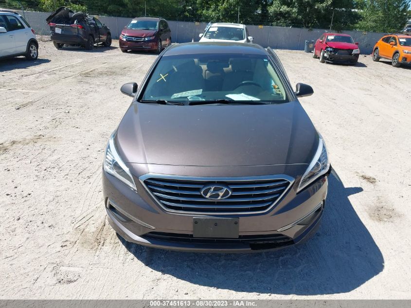 2015 HYUNDAI SONATA 2.4L SE - 5NPE24AF2FH115902