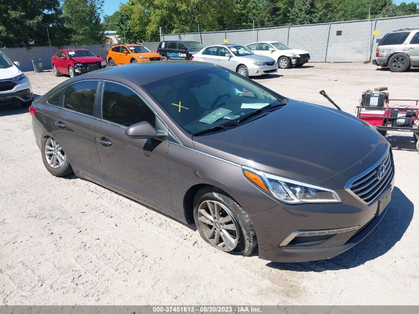 2015 HYUNDAI SONATA 2.4L SE - 5NPE24AF2FH115902