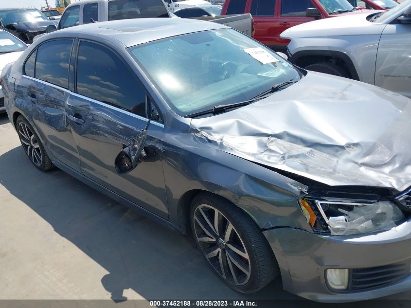 2013 VOLKSWAGEN GLI AUTOBAHN W/NAV 3VW467AJ0DM386502