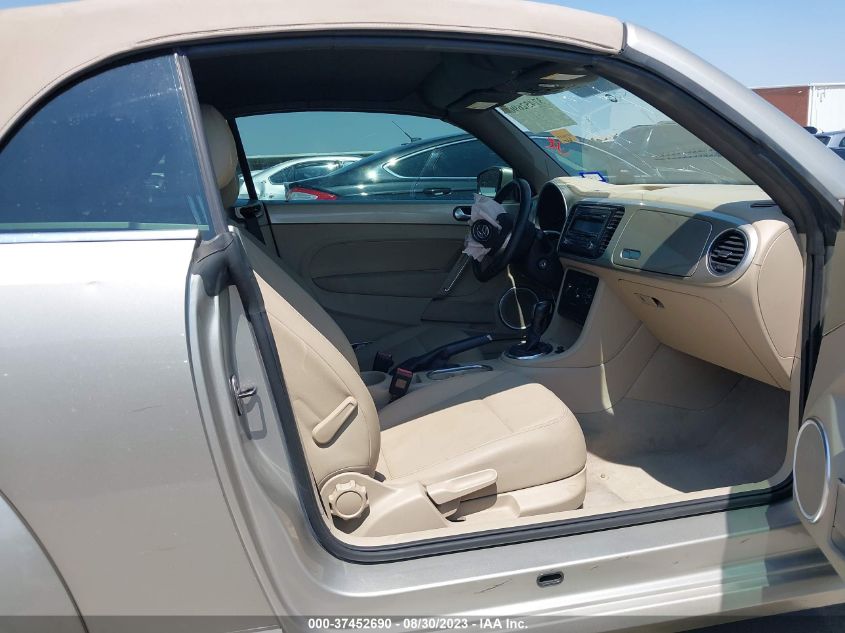 2013 VOLKSWAGEN BEETLE CONVERTIBLE 2.5L 3VW5X7AT4DM826207