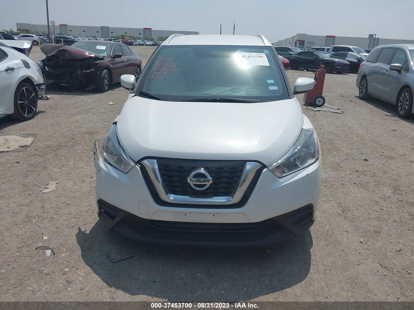 VIN 3N1CP5CU0KL563059 2019 NISSAN KICKS SV
