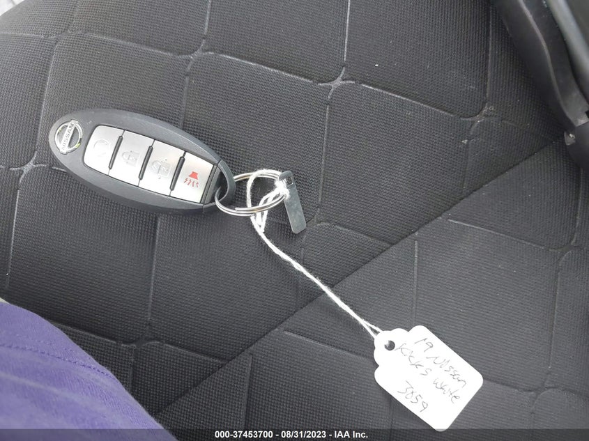 VIN 3N1CP5CU0KL563059 2019 NISSAN KICKS SV
