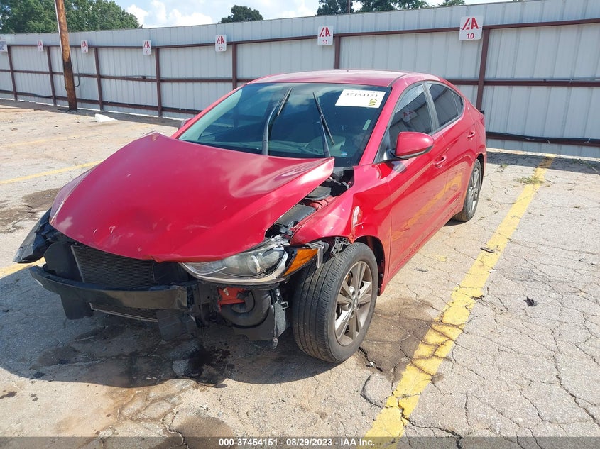 VIN 5NPD84LF0JH215965 2018 HYUNDAI ELANTRA SEL