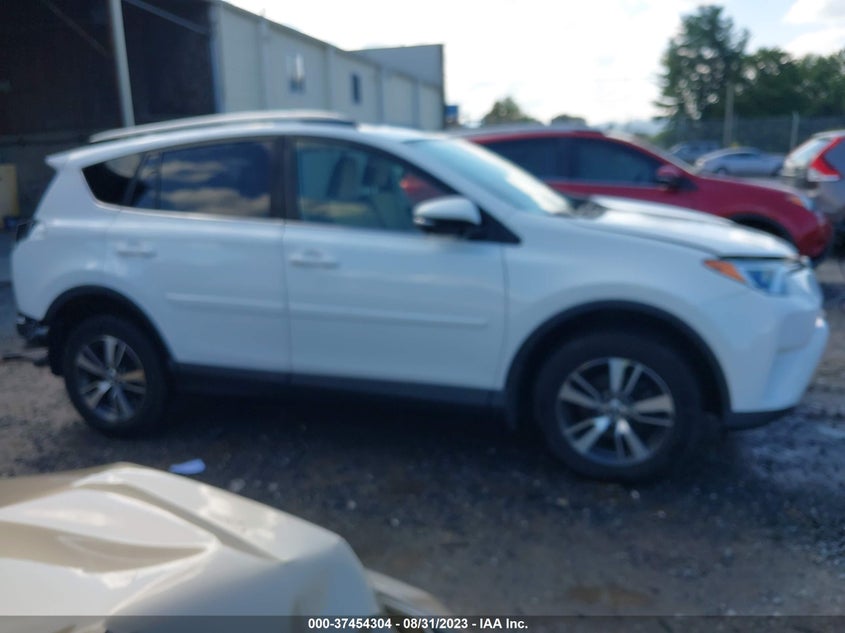 VIN JTMRFREV7HJ114890 2017 TOYOTA RAV4 XLE