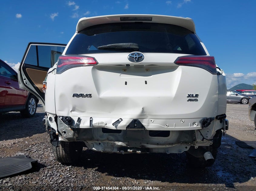 VIN JTMRFREV7HJ114890 2017 TOYOTA RAV4 XLE