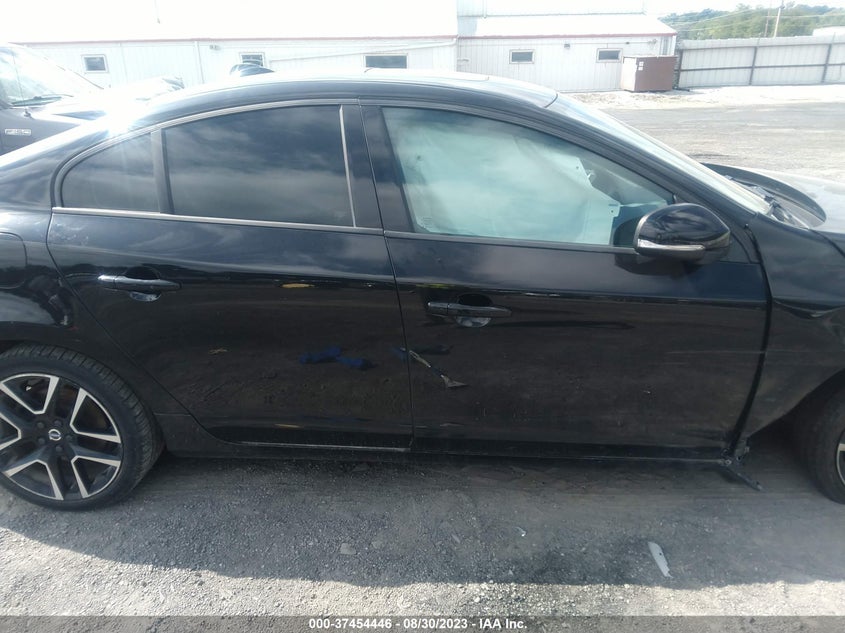 VIN YV140MTL4H2436195 2017 VOLVO S60 DYNAMIC