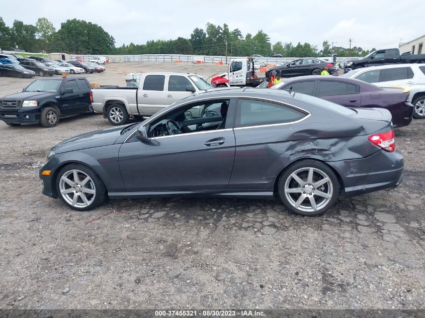 2013 MERCEDES-BENZ C-CLASS C 250 - WDDGJ4HB2DF944626