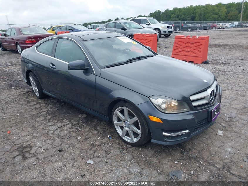 2013 MERCEDES-BENZ C-CLASS C 250 - WDDGJ4HB2DF944626