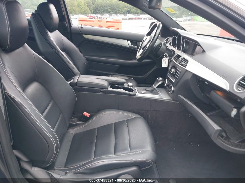2013 MERCEDES-BENZ C-CLASS C 250 - WDDGJ4HB2DF944626