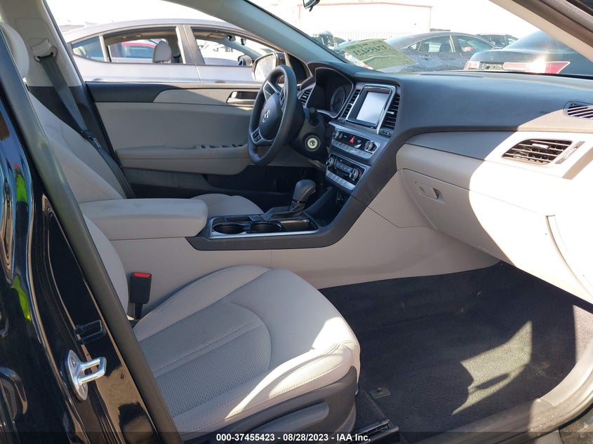 VIN 5NPE24AF6KH732715 2019 HYUNDAI SONATA SE