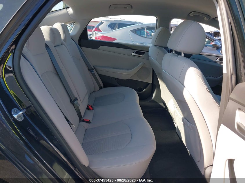 VIN 5NPE24AF6KH732715 2019 HYUNDAI SONATA SE