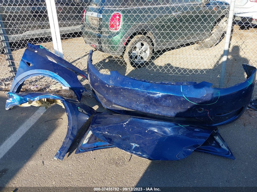 VIN 7SAYGDEE8PF609183 2023 TESLA MODEL Y LONG RANGE