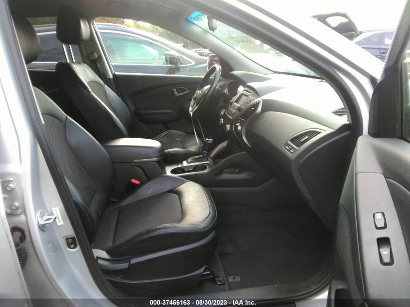 2015 HYUNDAI TUCSON SE - KM8JUCAG2FU955398