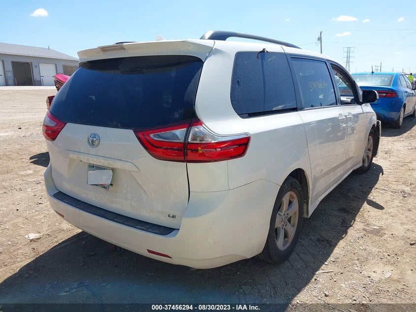 VIN 5TDKZ3DC7JS952545 2018 TOYOTA SIENNA LE