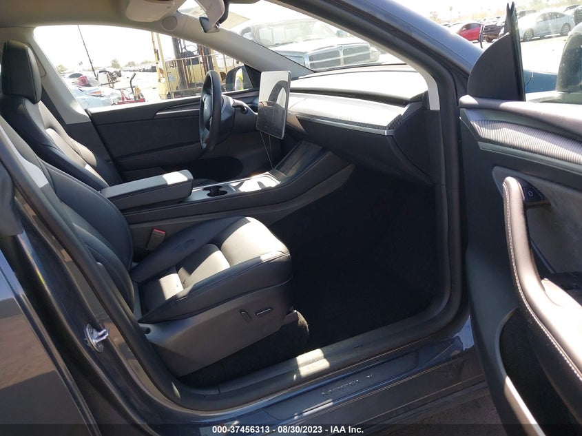 VIN 7SAYGDEE9NA015566 2022 TESLA MODEL Y LONG RANGE
