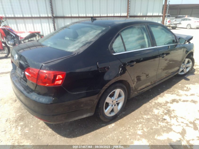 2014 VOLKSWAGEN JETTA SEDAN TDI - 3VWLL7AJ7EM373333