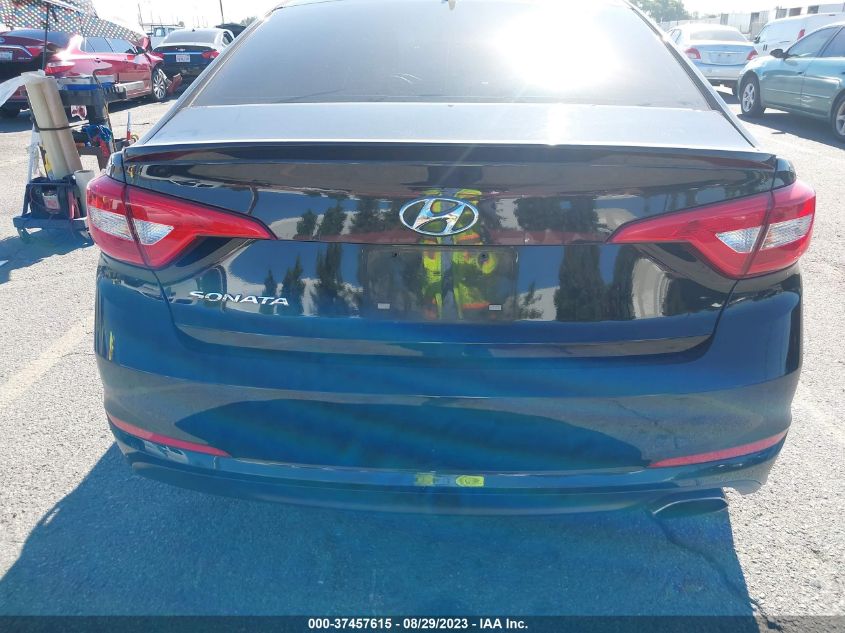 2015 HYUNDAI SONATA 2.4L SE - 5NPE24AF4FH119854