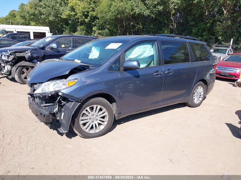 VIN 5TDYZ3DCXHS867672 2017 TOYOTA SIENNA XLE AUTO ACCESS