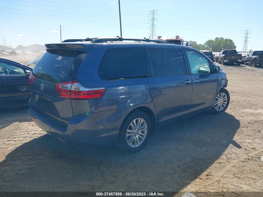 VIN 5TDYZ3DCXHS867672 2017 TOYOTA SIENNA XLE AUTO ACCESS