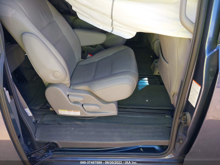 VIN 5TDYZ3DCXHS867672 2017 TOYOTA SIENNA XLE AUTO ACCESS