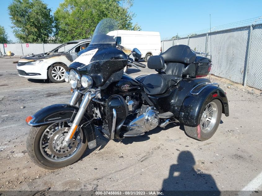 2013 HARLEY-DAVIDSON FLHTCUTG TRI GLIDE ULTRA CLASSIC 1HD1MAM14DB857173