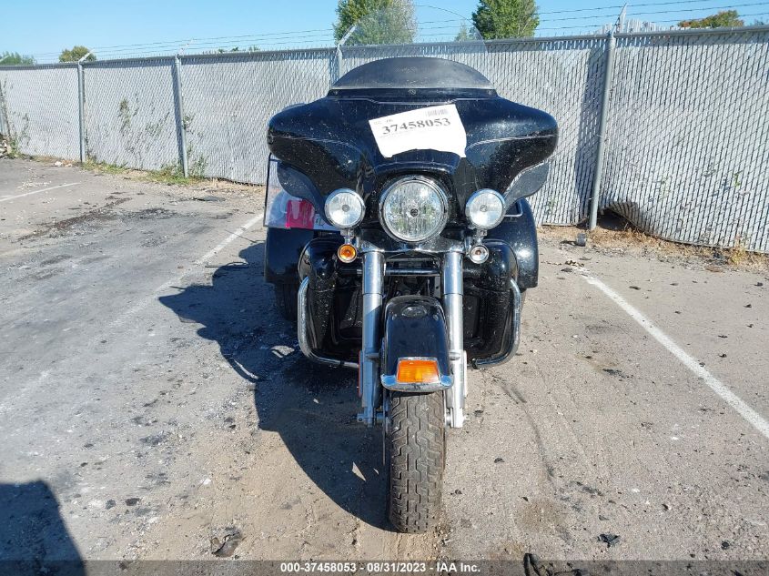 2013 HARLEY-DAVIDSON FLHTCUTG TRI GLIDE ULTRA CLASSIC 1HD1MAM14DB857173