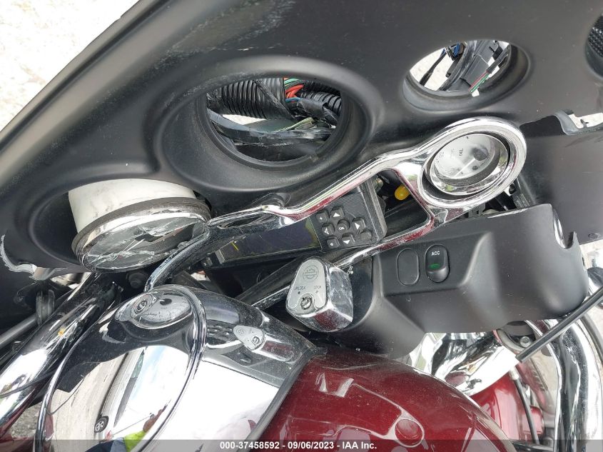 2008 HARLEY-DAVIDSON FLHX - 1HD1KB4168Y601731
