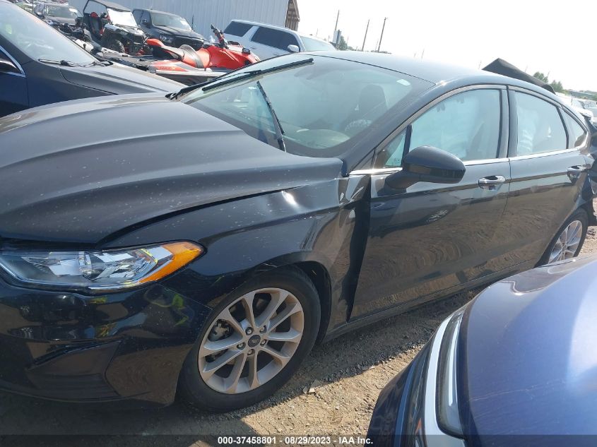 3FA6P0HD5LR167624 Ford Fusion SE 2