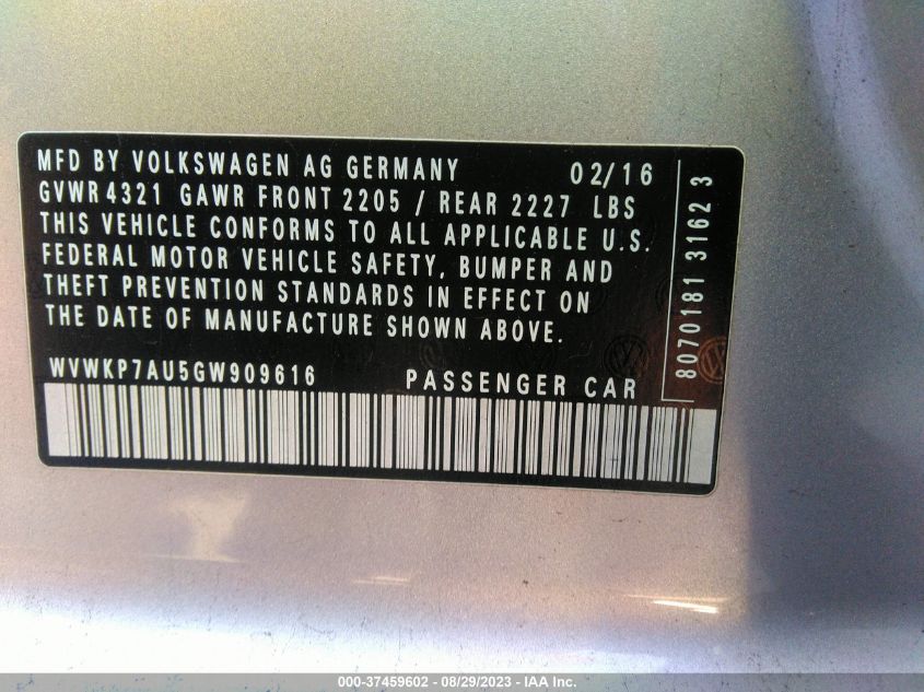 2016 VOLKSWAGEN E-GOLF SE - WVWKP7AU5GW909616