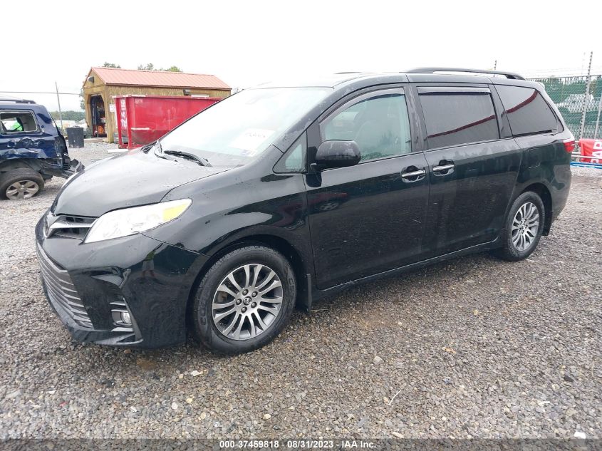 5TDYZ3DC9JS960611 2018 TOYOTA SIENNA - Image 2