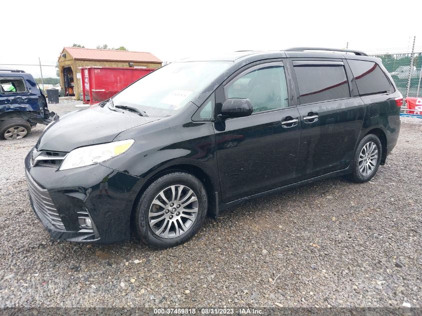 5TDYZ3DC9JS960611 2018 TOYOTA SIENNA, photo no. 2