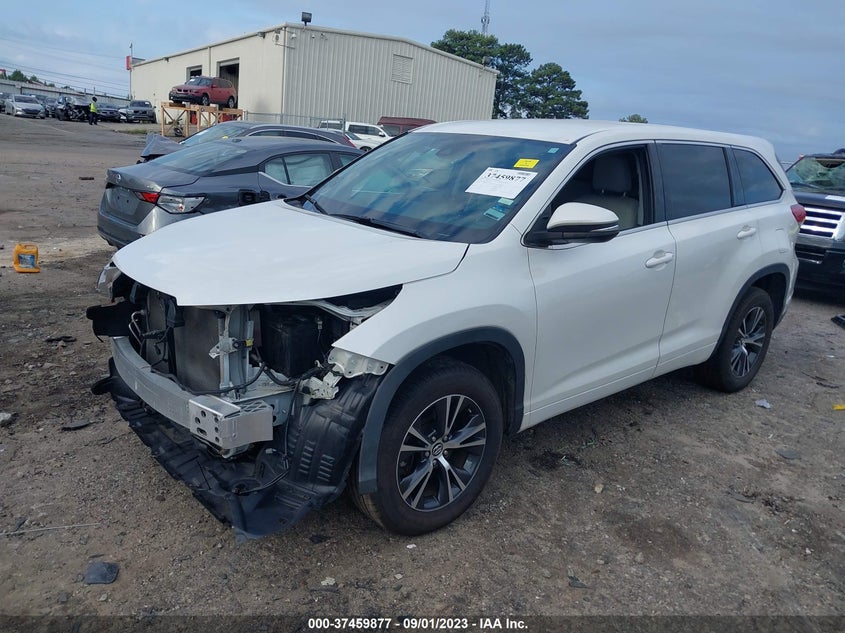 VIN 5TDZARFH3JS036947 2018 TOYOTA HIGHLANDER LE