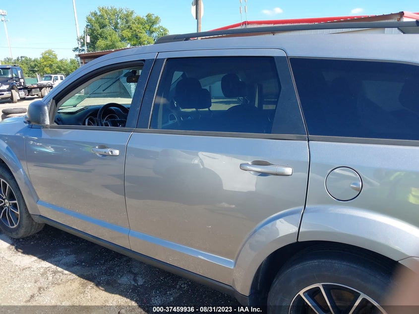 VIN 3C4PDCAB5JT276814 2018 DODGE JOURNEY SE
