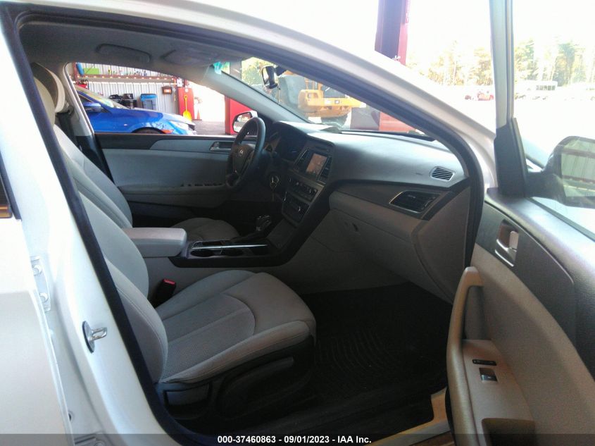 2016 HYUNDAI SONATA 2.4L SE - 5NPE24AF7GH312145